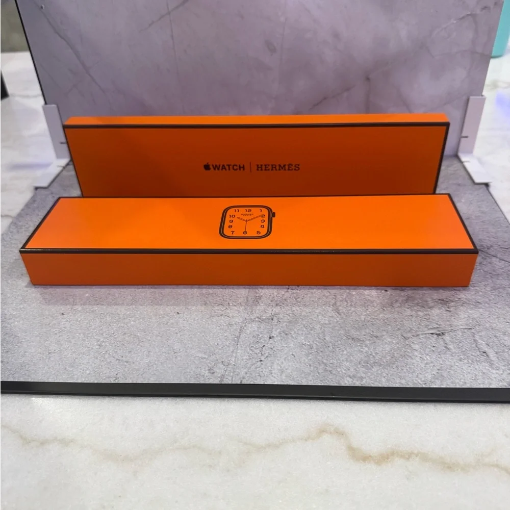 Apple Hermès Orange Watch Box - Picture 1 of 8